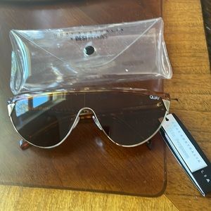 Quay Sunglasses with case